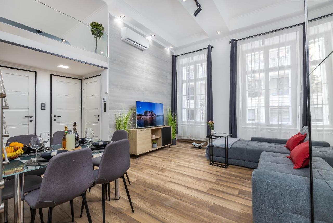 Kiraly21 Downtown At Gozsdu Garden Apartment *